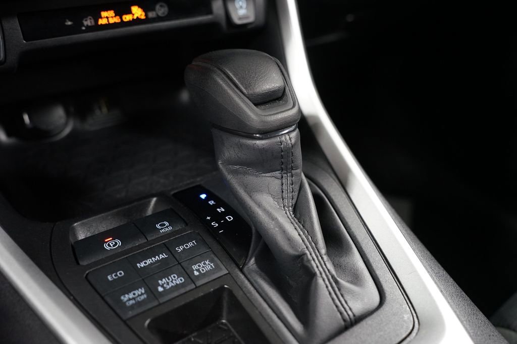 Certified 2025 Toyota RAV4 XLE AWD/4WD image 21