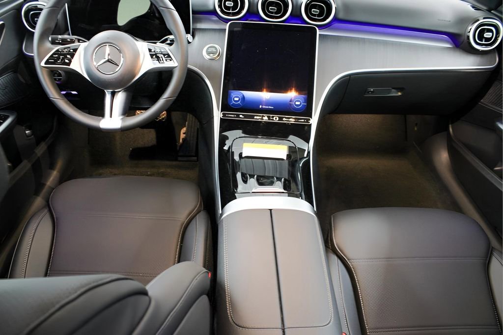 Used 2025 Mercedes-Benz C 300 Sedan image 25