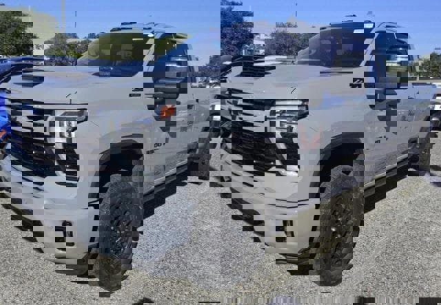 Used 2024 Chevrolet Silverado 3500 LTZ w/ LTZ Plus Package image 4