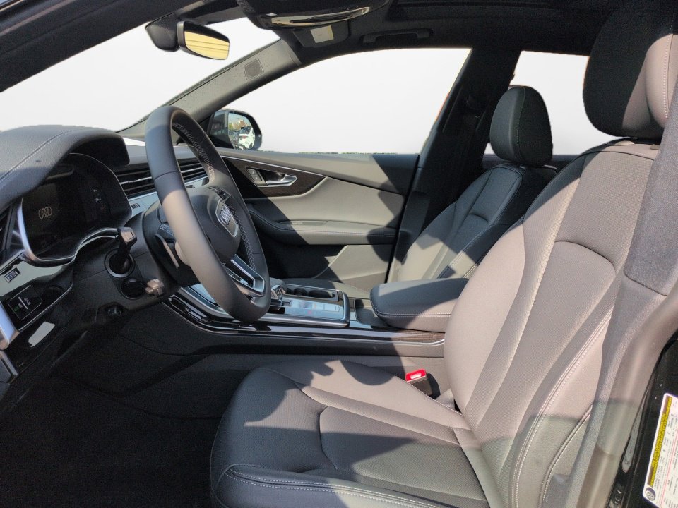 Used 2026 Audi Q8 Premium Plus AWD/4WD image 9