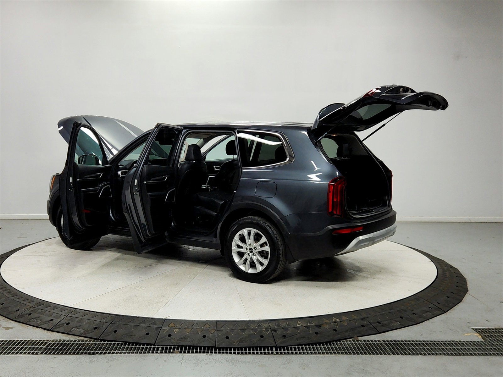 Used 2021 Kia Telluride LX image 13