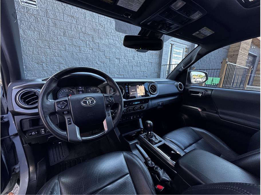 Used 2019 Toyota Tacoma TRD Off-Road AWD/4WD image 14