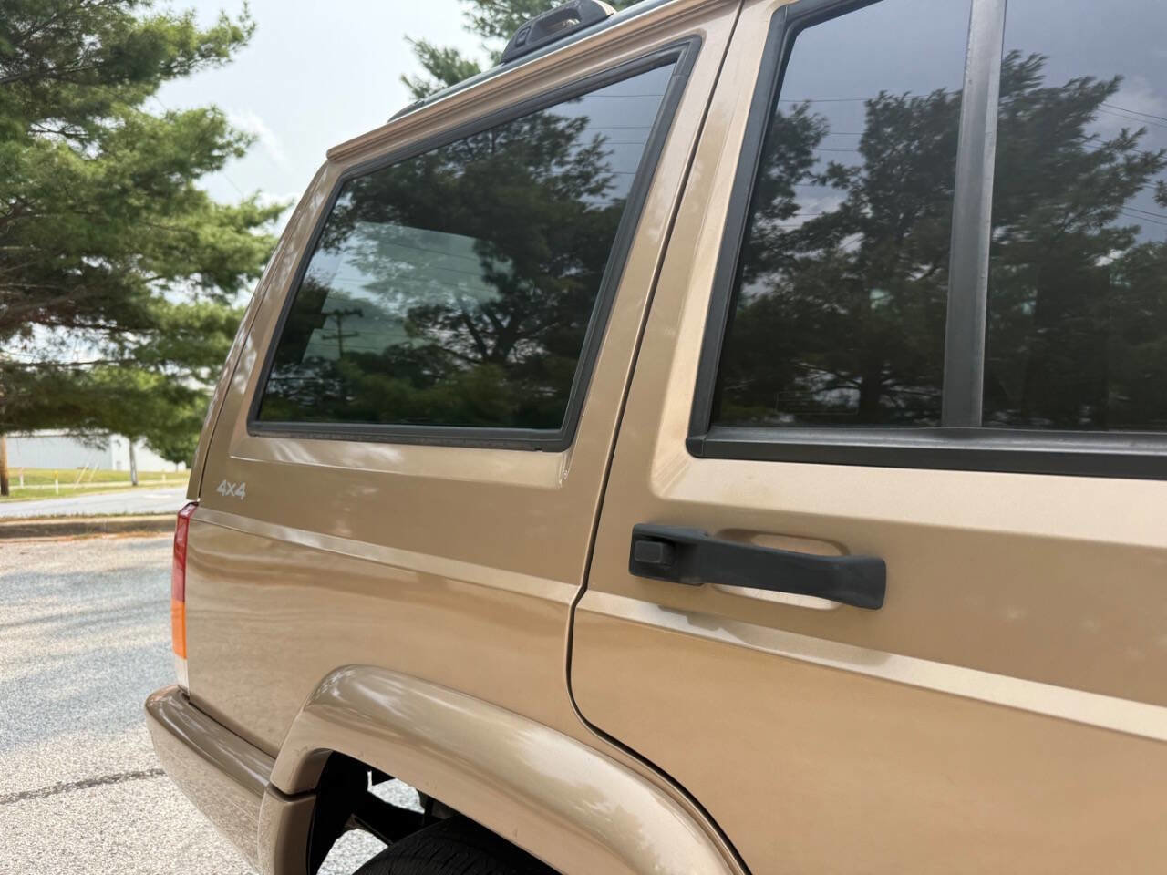 Used 1999 Jeep Cherokee Classic image 32