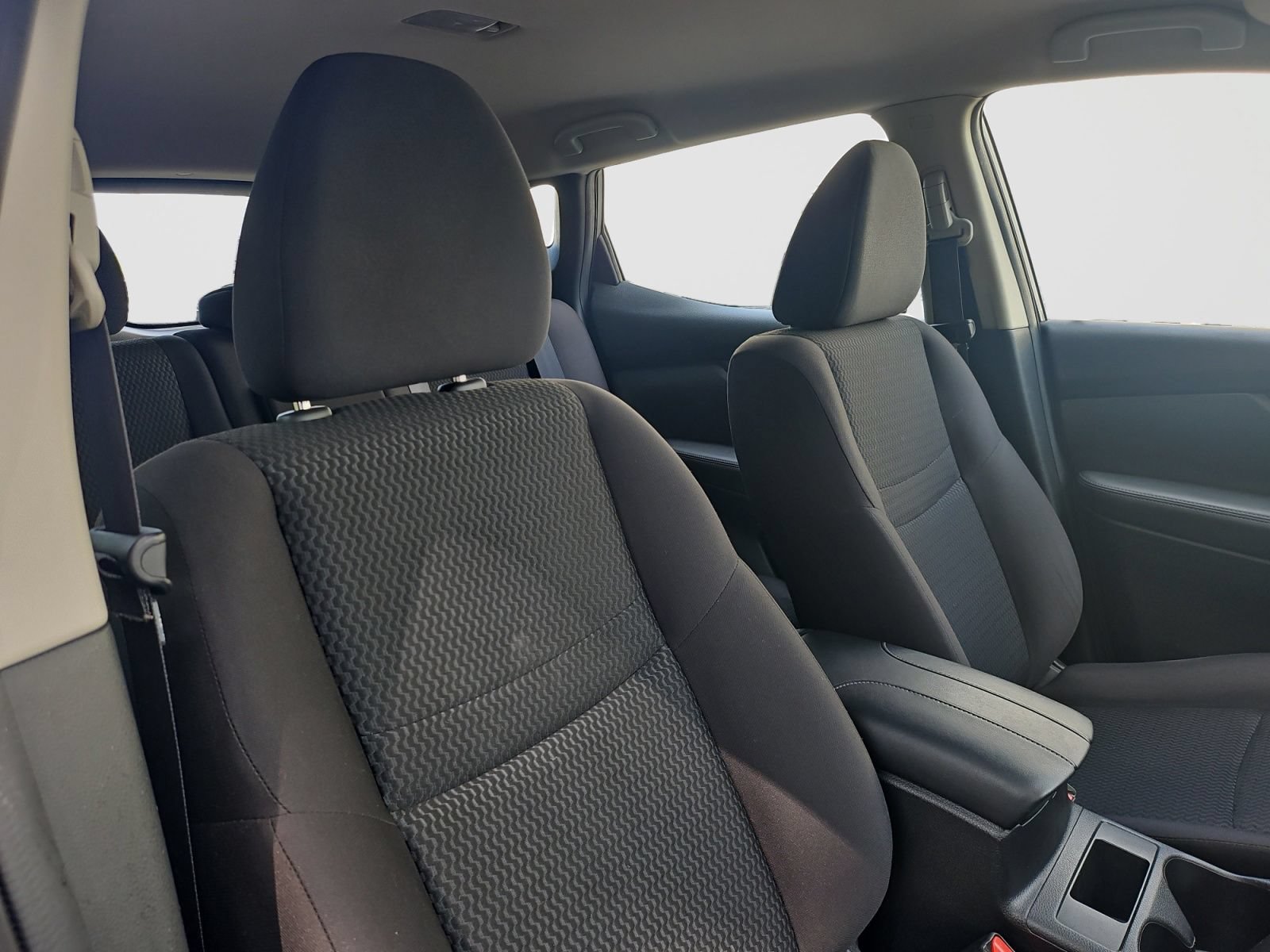 Used 2019 Nissan Rogue Sport S w/ Appearance Package AWD/4WD image 17