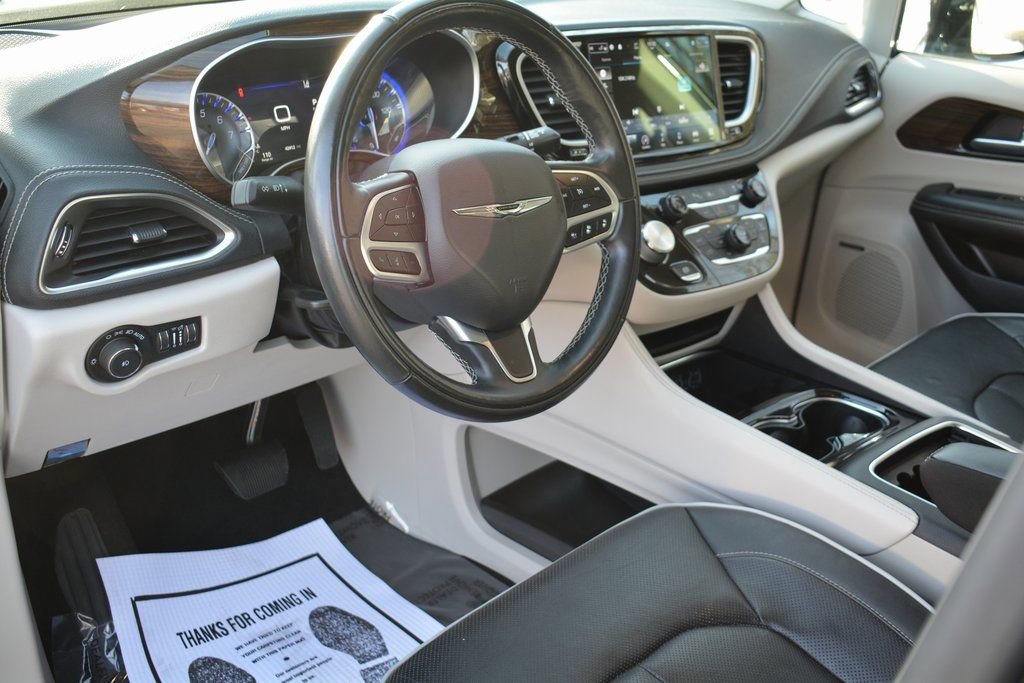 Used 2022 Chrysler Pacifica Limited image 11