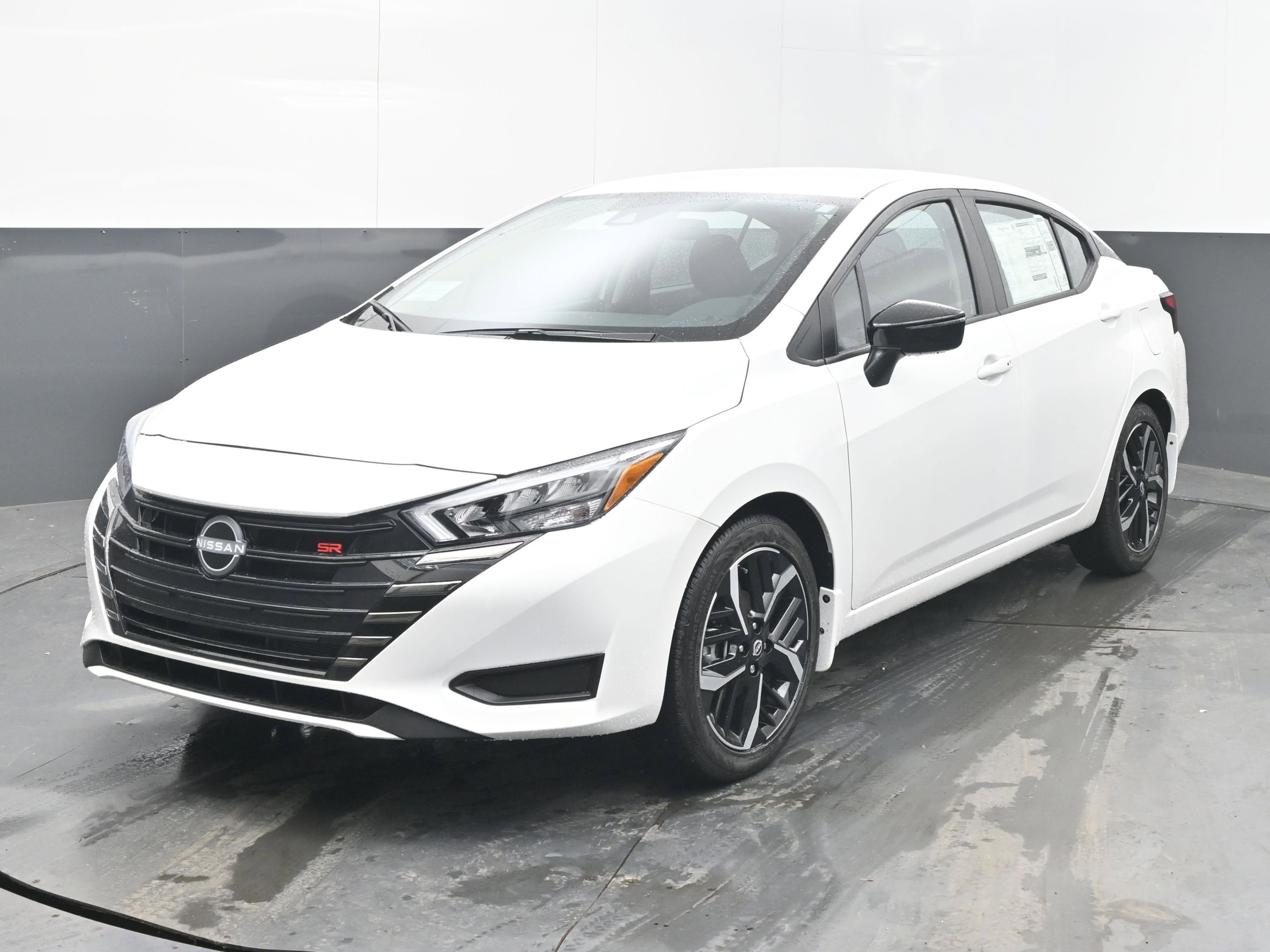 New 2025 Nissan Versa SR image 3