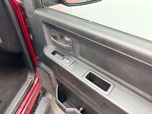 Used 2018 RAM 1500 Express AWD/4WD image 37