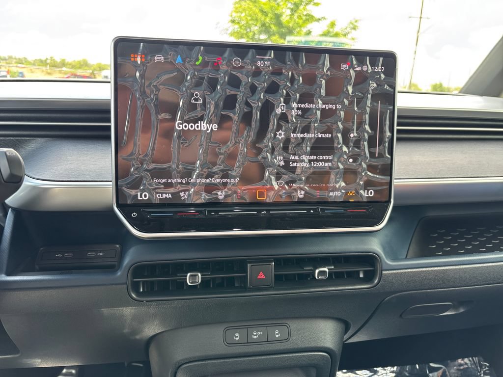 New 2025 Volkswagen ID. Buzz Pro S Plus AWD/4WD image 15