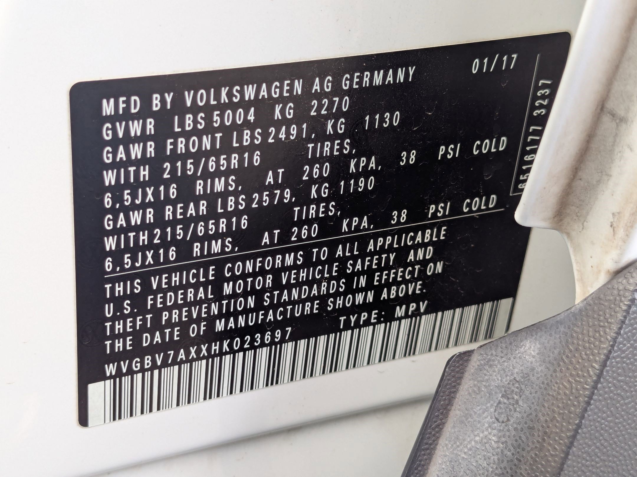 Used 2017 Volkswagen Tiguan S image 35