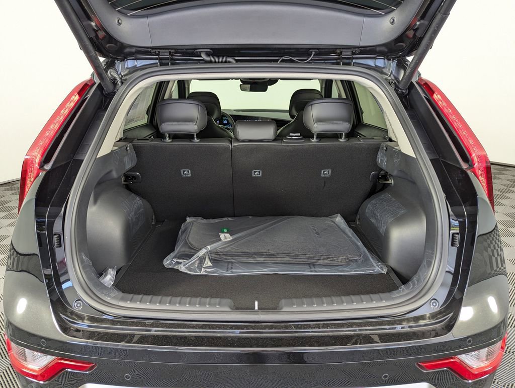New 2025 Kia Niro SX image 32