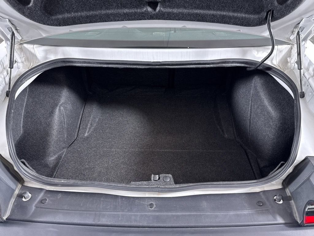 Used 2016 Dodge Challenger SRT w/ Technology Group image 10