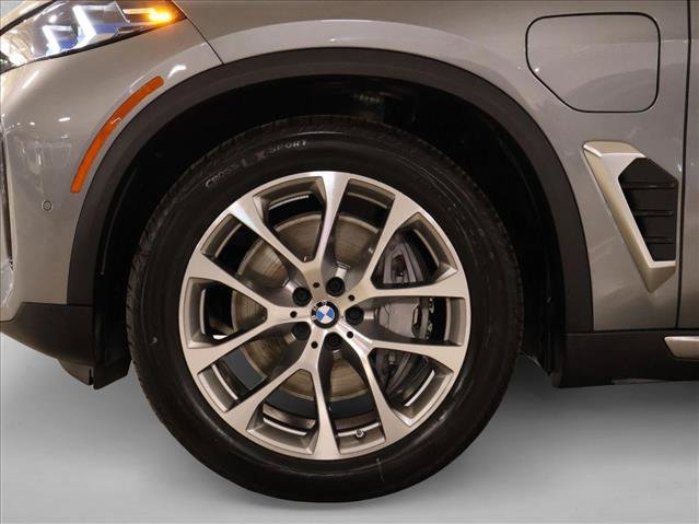 Used 2026 BMW X5 xDrive50e w/ Premium Package AWD/4WD image 10