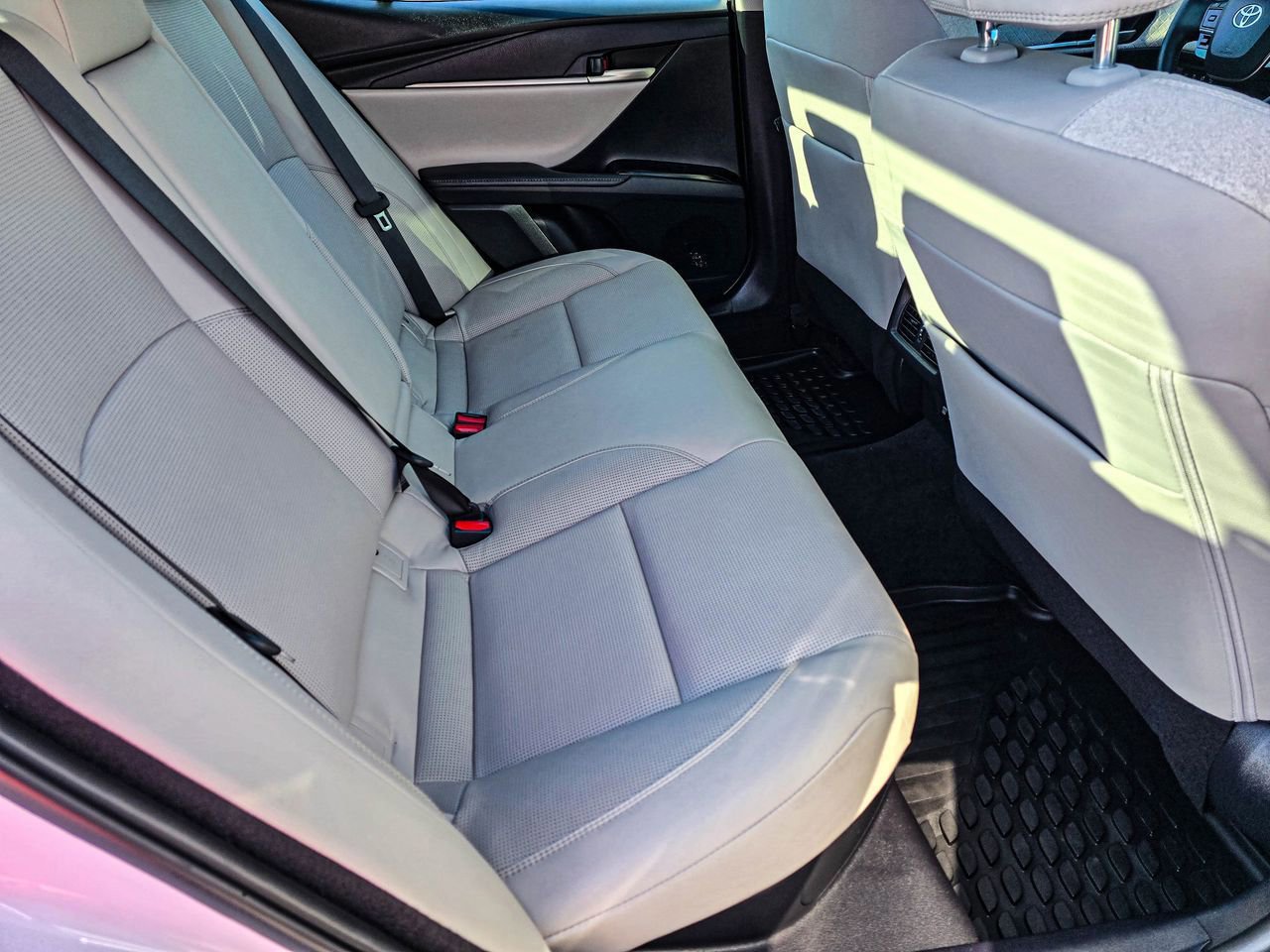 Used 2025 Toyota Camry XLE w/ Premium Plus Package image 39