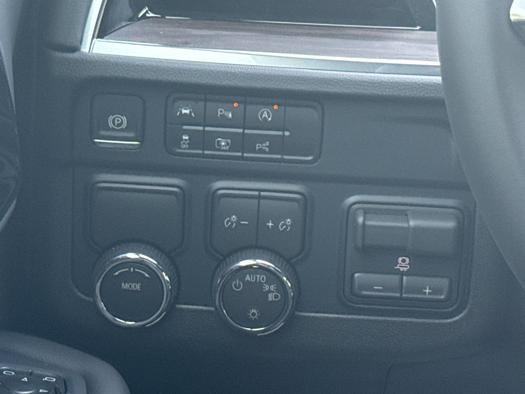 New 2026 Chevrolet Suburban LS image 18