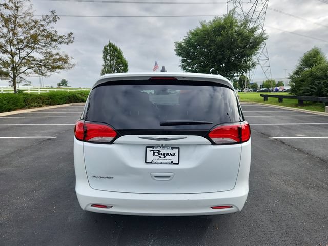 Used 2022 Chrysler Voyager LX FWD image 8