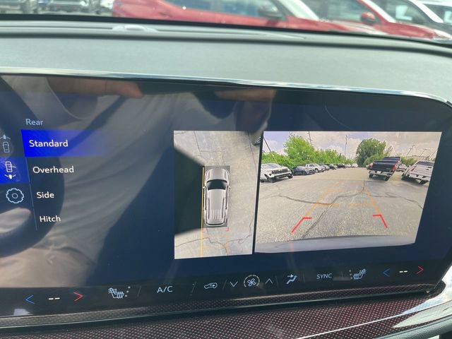 New 2026 Chevrolet Traverse Z71 w/ Driver Confidence Package AWD/4WD image 17