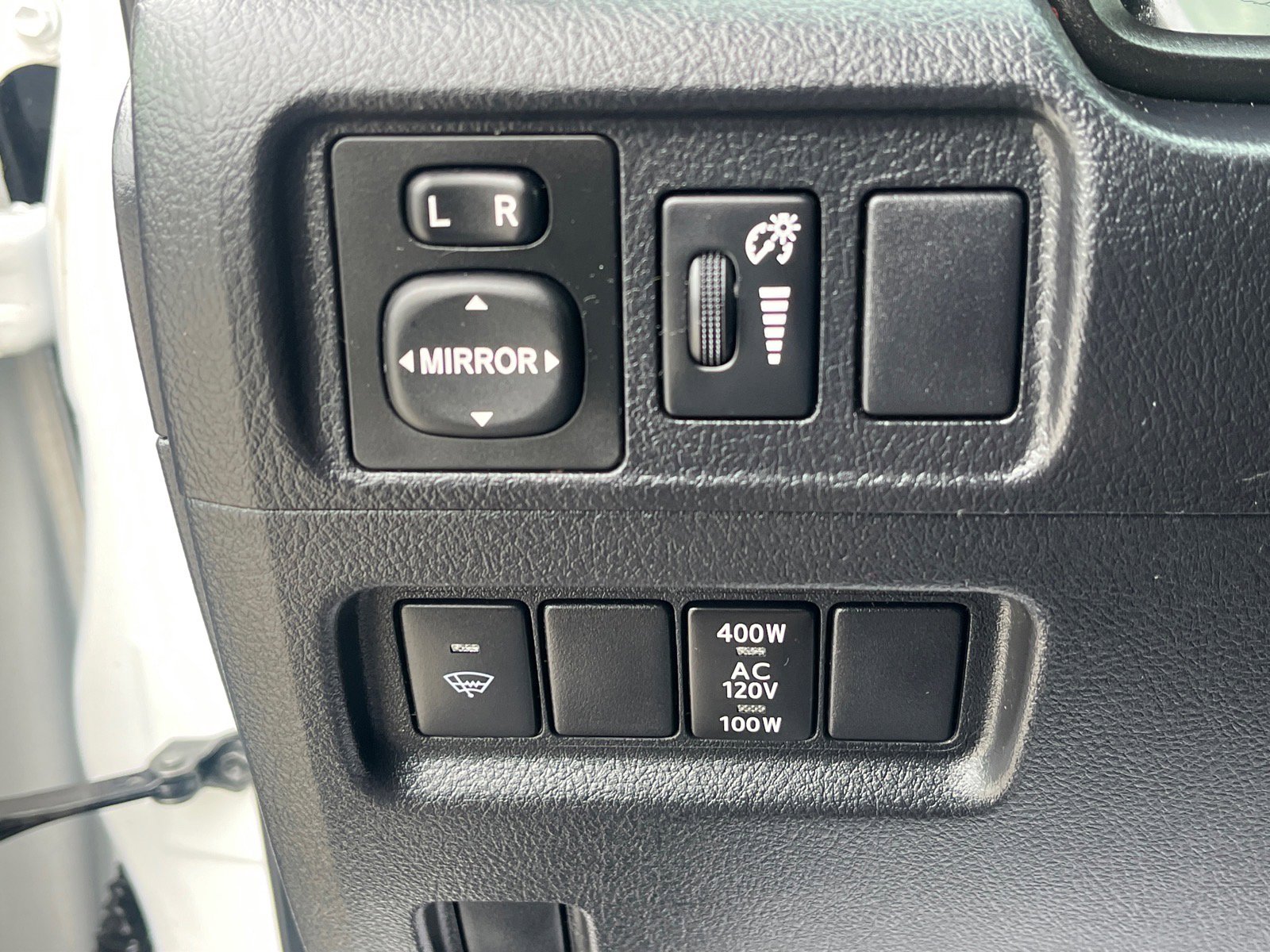 Used 2018 Toyota 4Runner SR5 Premium AWD/4WD image 17