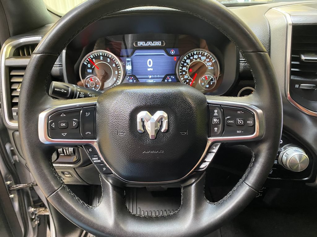 Used 2025 RAM 1500 Laramie AWD/4WD image 32
