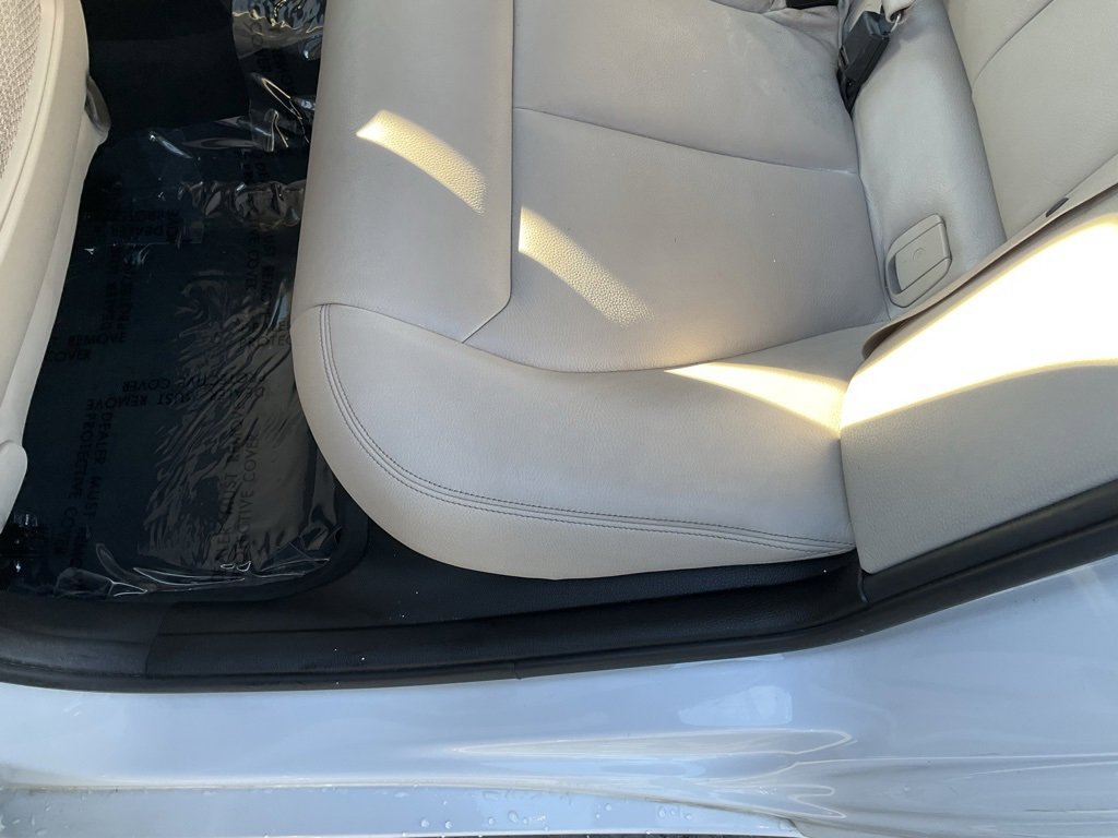 Used 2017 BMW 330e image 25