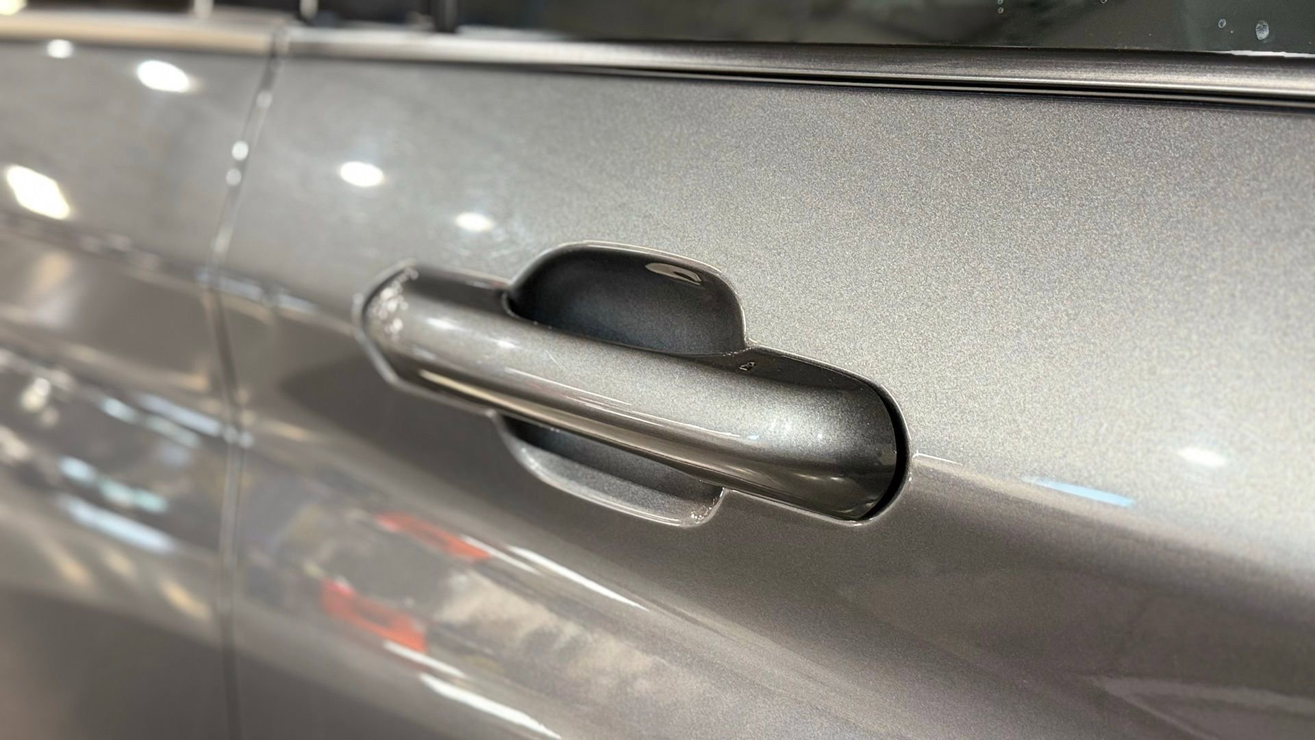 Used 2023 Ford Explorer XLT w/ Equipment Group 202A image 16