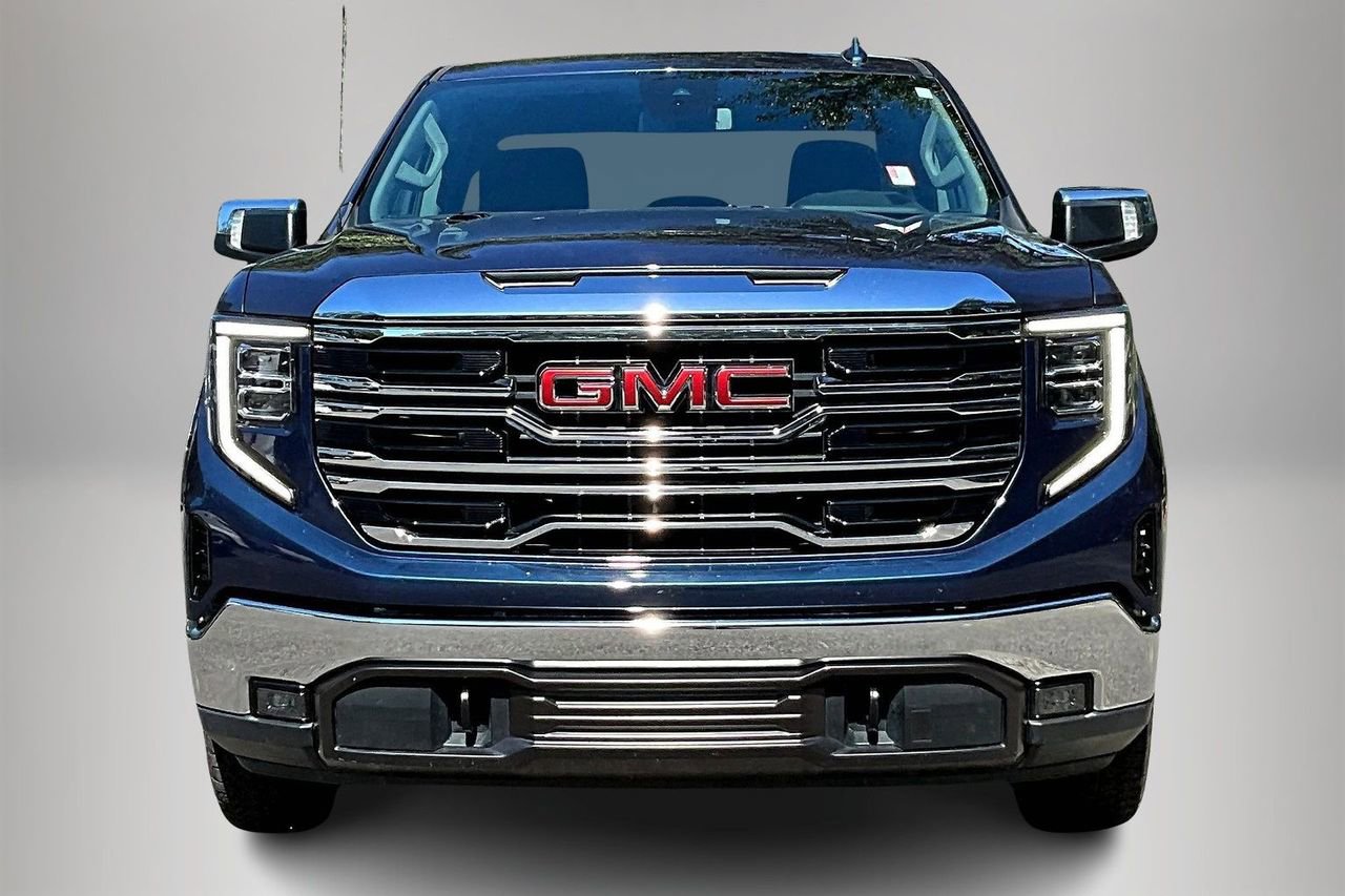 Used 2022 GMC Sierra 1500 SLT w/ SLT Premium Package AWD/4WD image 3