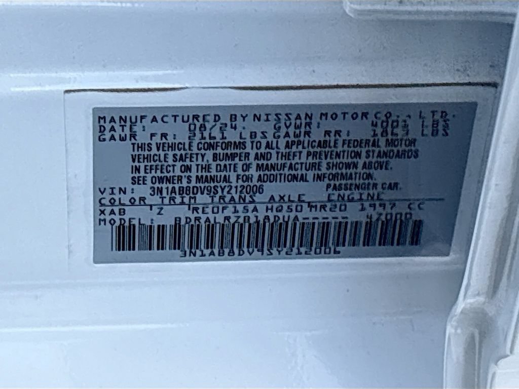 Used 2025 Nissan Sentra SR FWD image 30