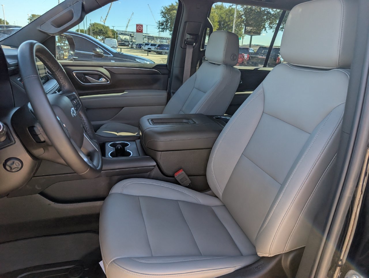 Used 2024 Chevrolet Tahoe Z71 w/ Luxury Package AWD/4WD image 26