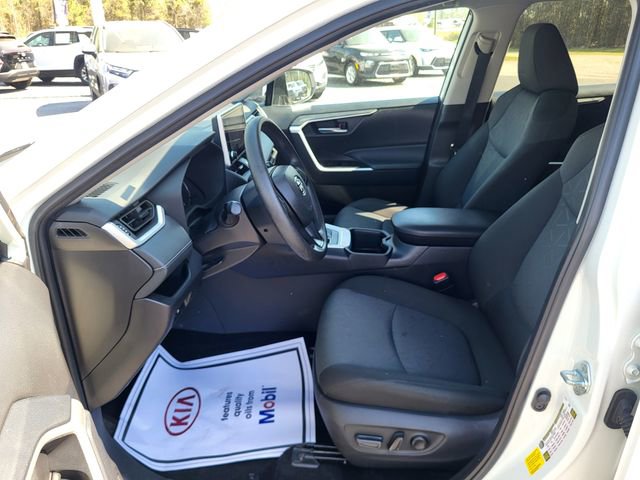 Used 2025 Toyota RAV4 XLE image 11
