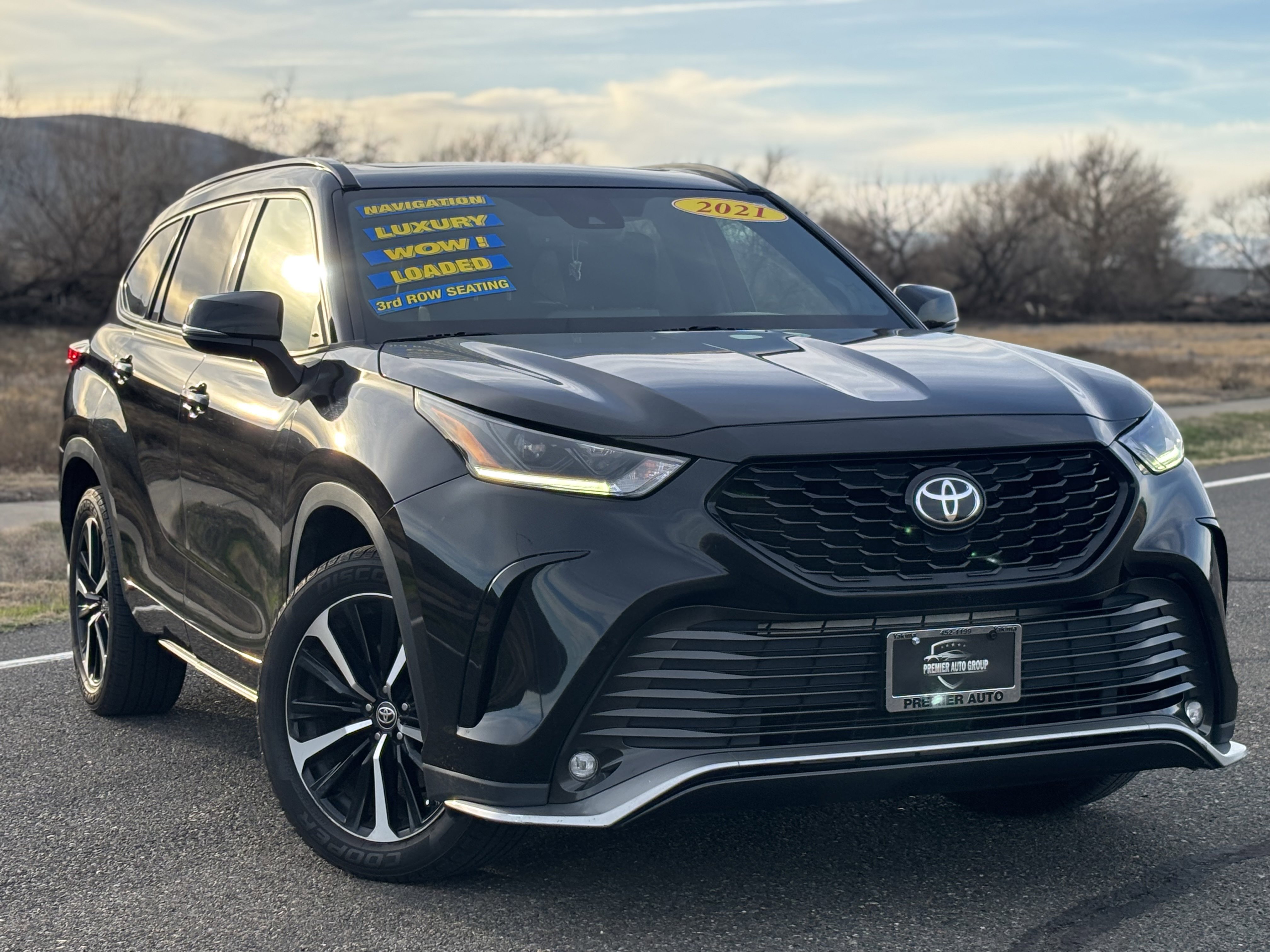 Used 2021 Toyota Highlander XSE image 3