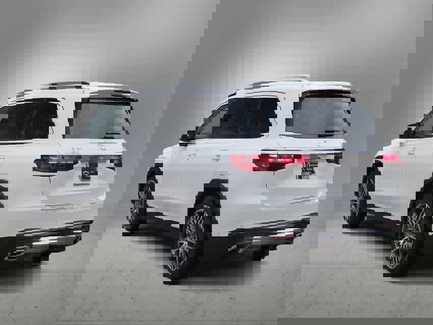Used 2025 Mercedes-Benz GLS 450 4MATIC image 6