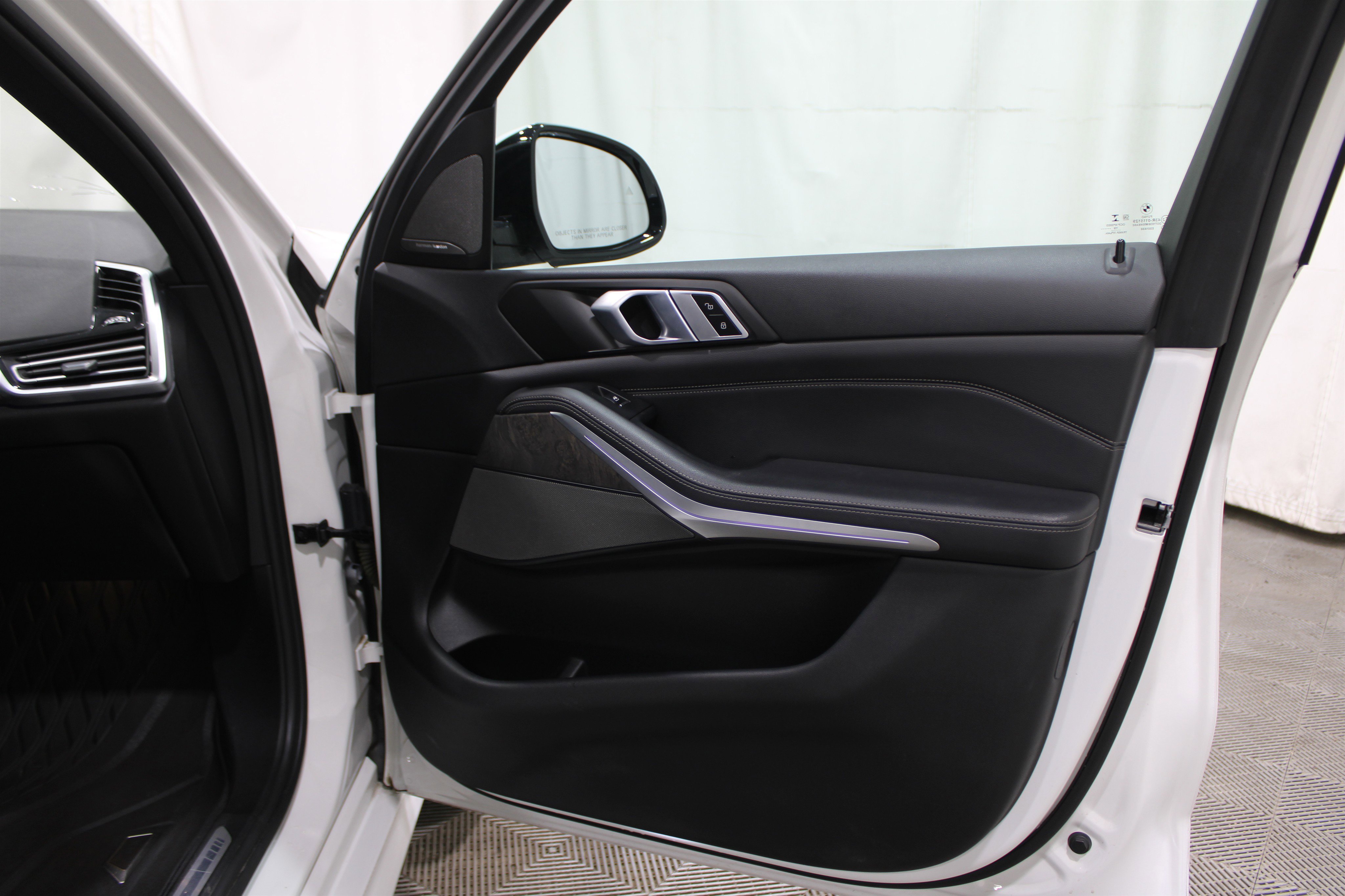 Used 2019 BMW X5 xDrive40i w/ M Sport Package image 27