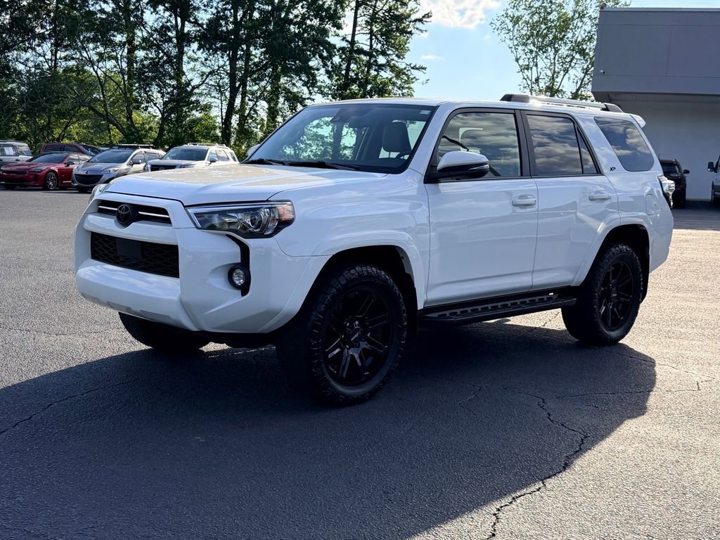 Used 2024 Toyota 4Runner SR5 Premium w/ Moonroof Package AWD/4WD image 6