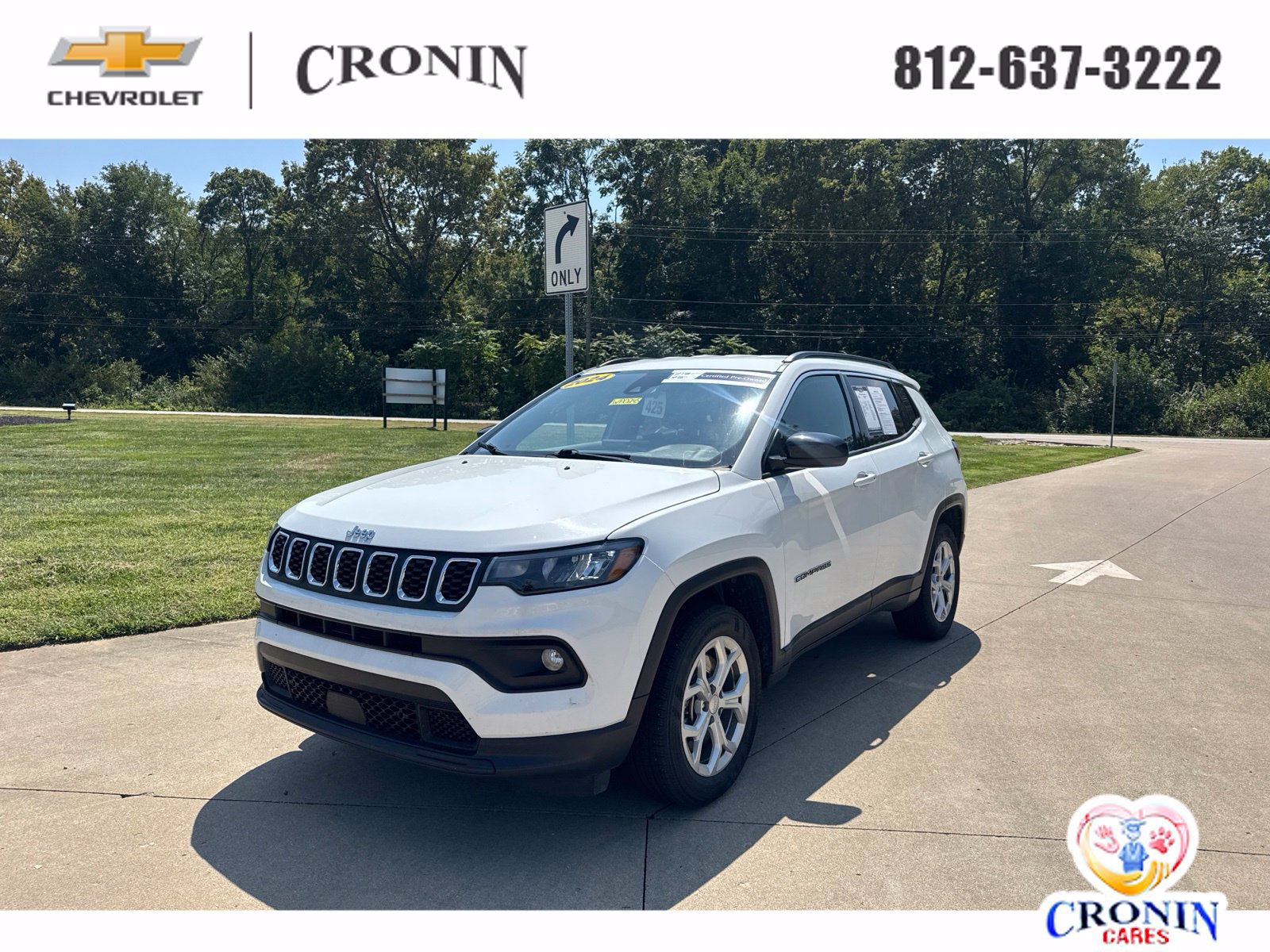 Used 2024 Jeep Compass Latitude AWD/4WD image 1