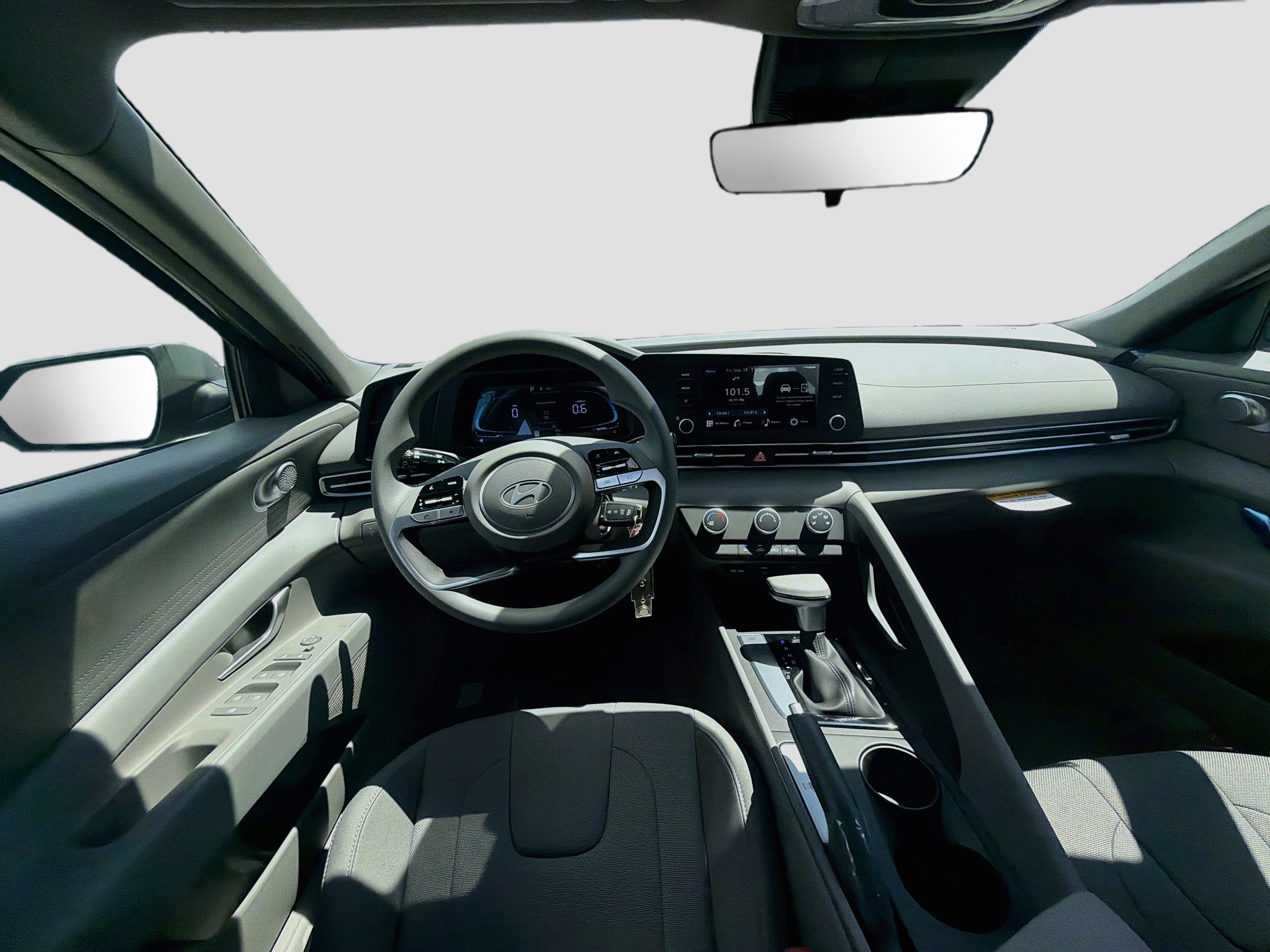 New 2026 Hyundai Elantra SE FWD image 17