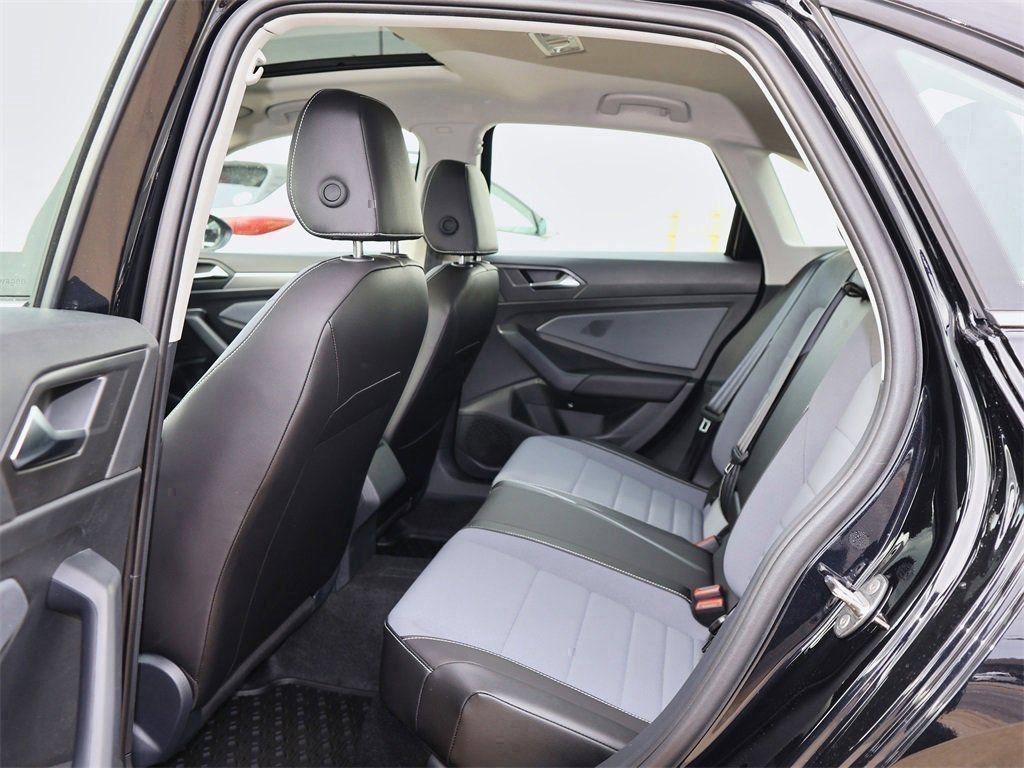 New 2026 Volkswagen Jetta SE FWD image 14