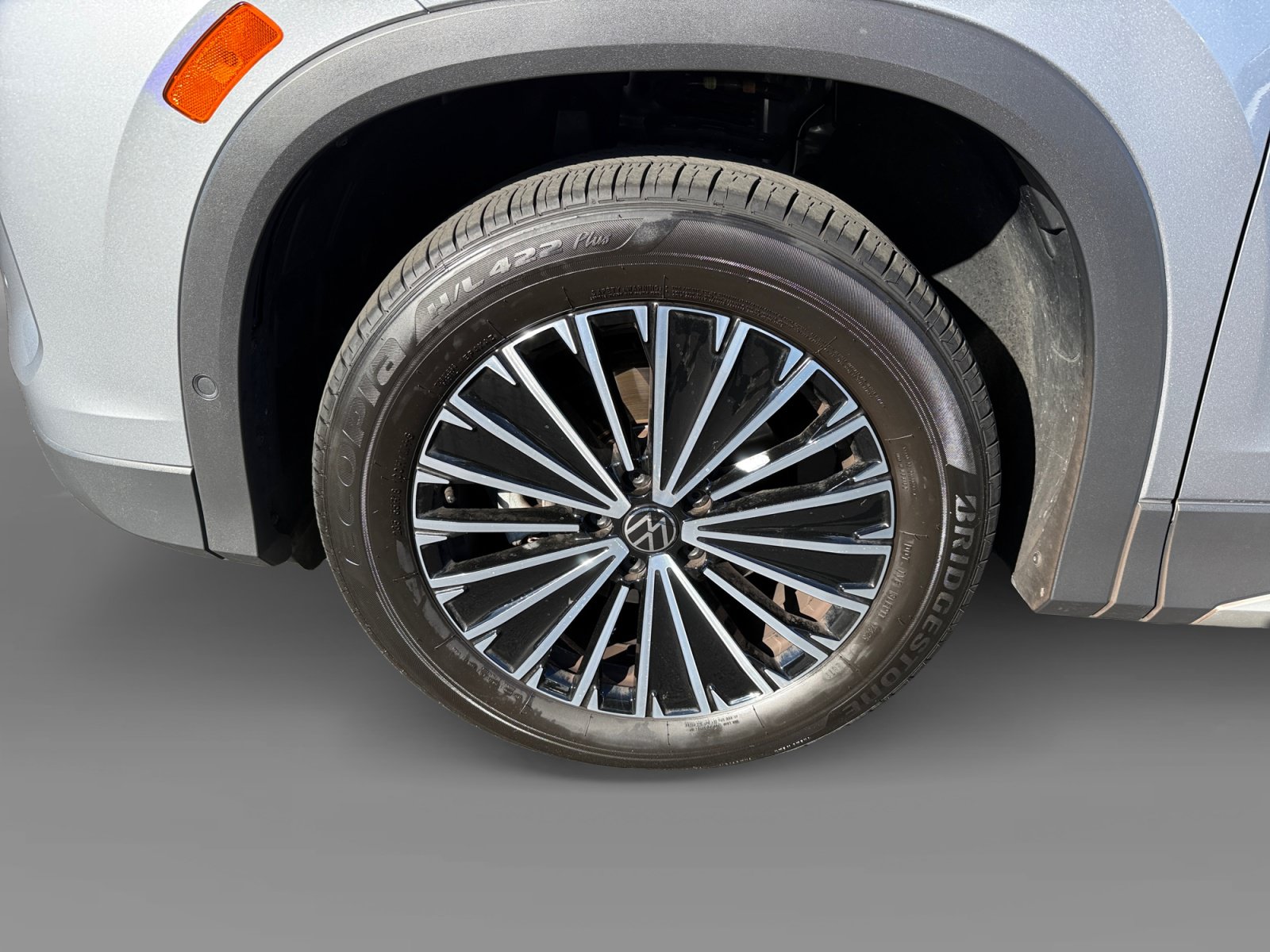 Certified 2025 Volkswagen Tiguan S FWD image 9
