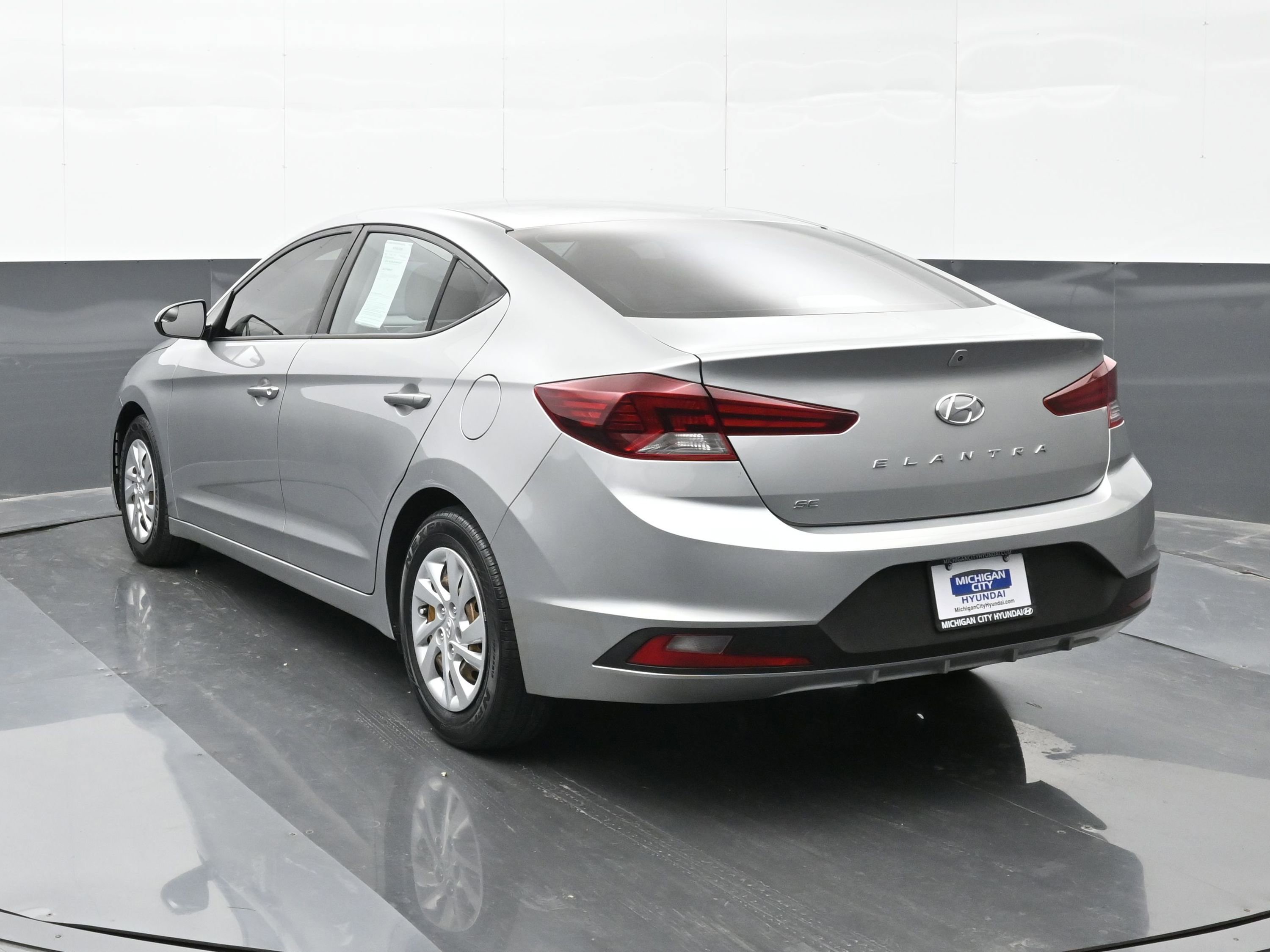 Used 2020 Hyundai Elantra SE image 4