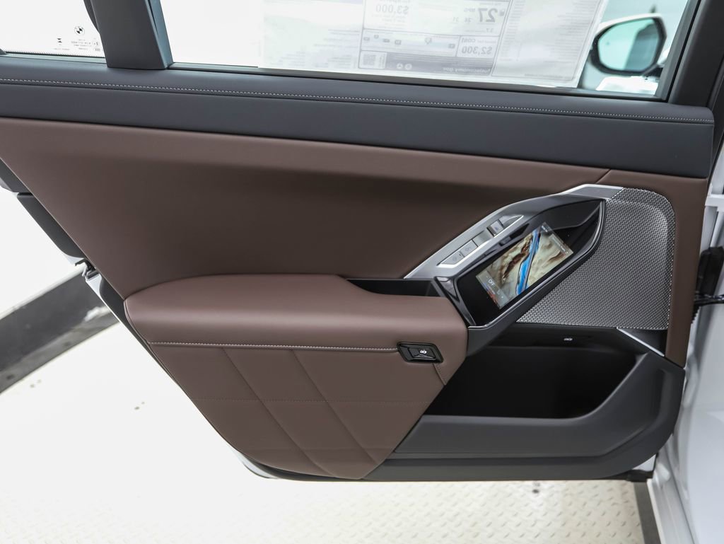 New 2026 BMW 740i xDrive w/ Premium Package image 20