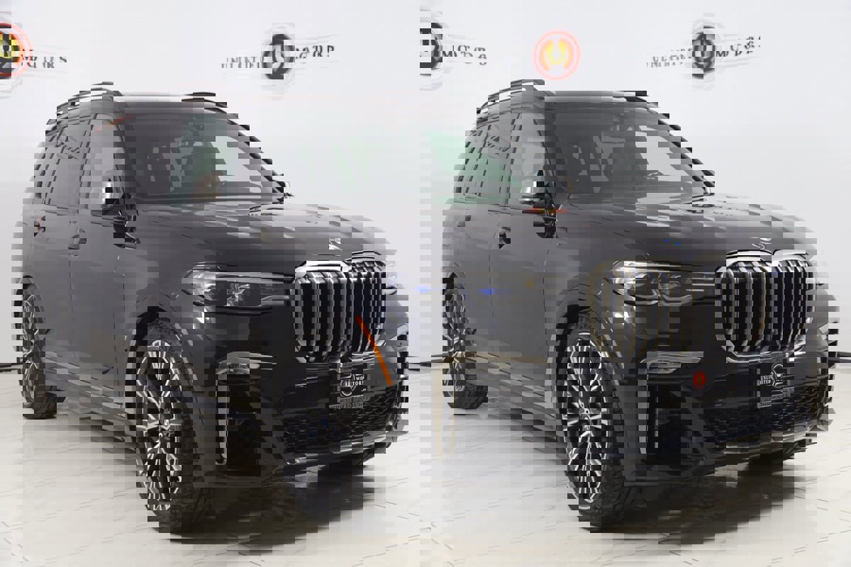 Used 2022 BMW X7 M50i w/ Executive Package image 26