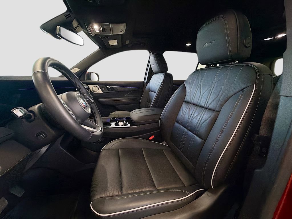 Used 2025 Buick Enclave Avenir image 23