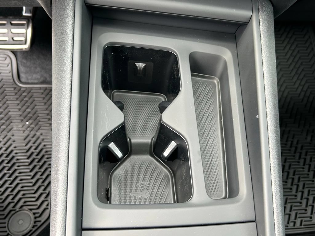 New 2026 Volkswagen Tiguan SE R-Line FWD image 33