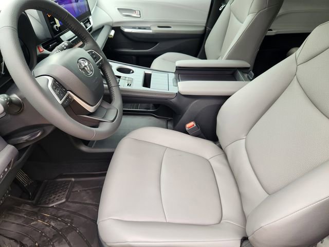 New 2026 Toyota Sienna XLE FWD image 11