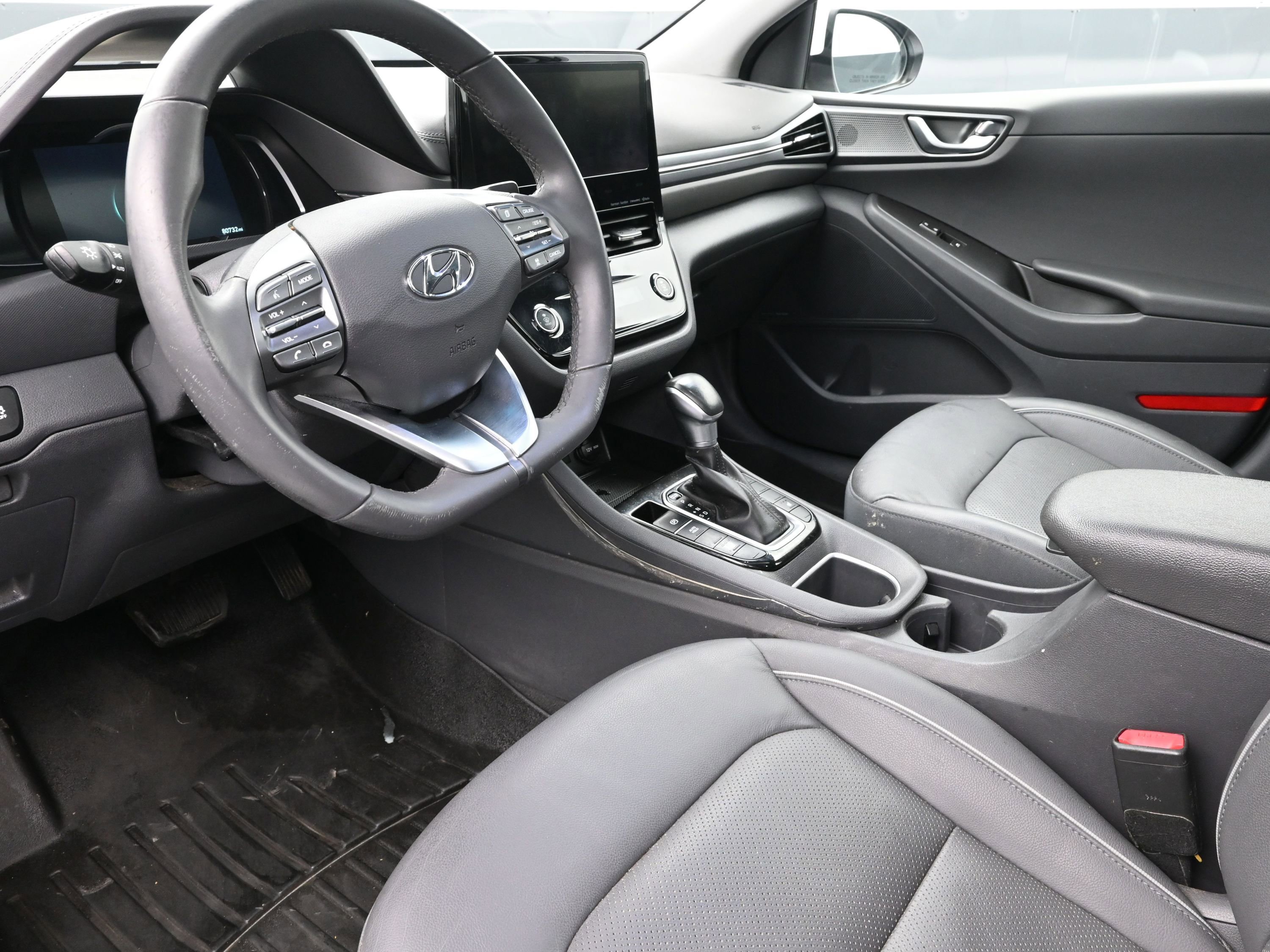 Used 2020 Hyundai Ioniq Limited image 10