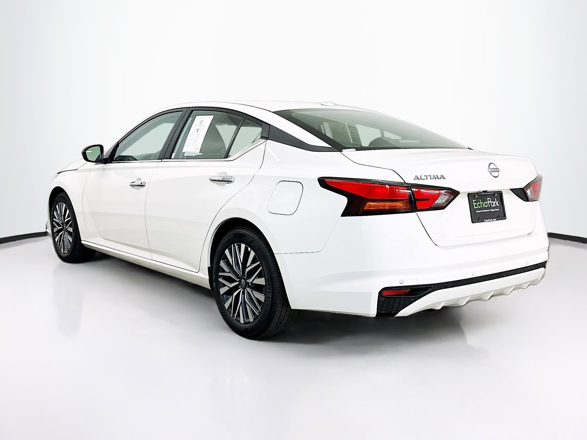 Used 2025 Nissan Altima 2.5 SV image 5