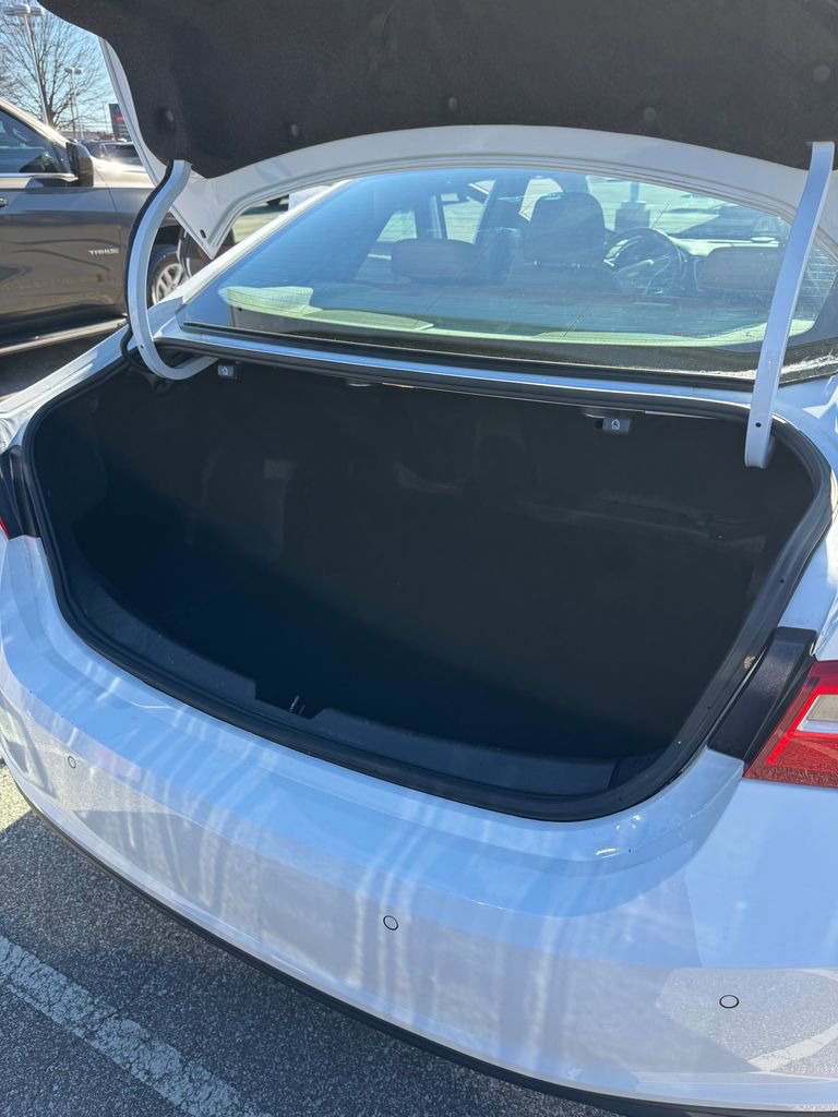 Used 2018 Chevrolet Malibu LT w/ Leather Package image 37