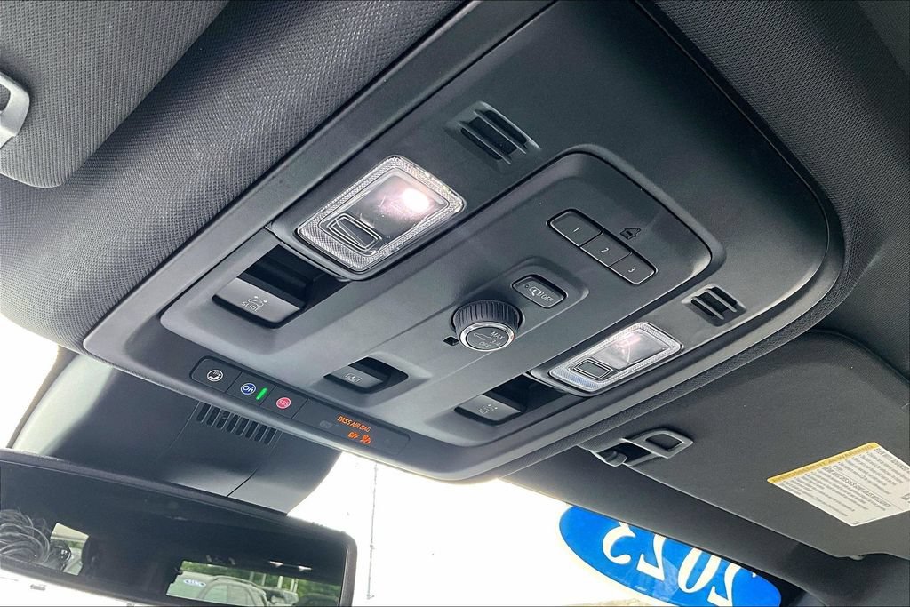Used 2023 Chevrolet Tahoe RST AWD/4WD image 33