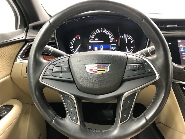 Used 2017 Cadillac XT5 Luxury w/ Driver Awareness Package AWD/4WD image 17