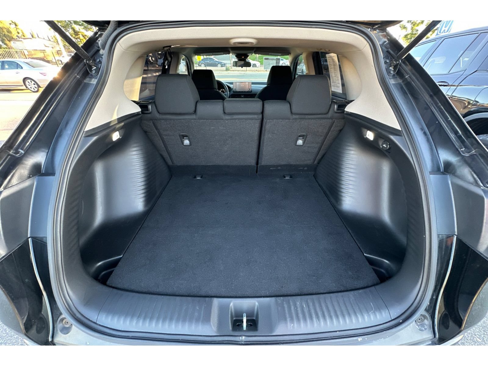 Used 2024 Honda HR-V LX image 17