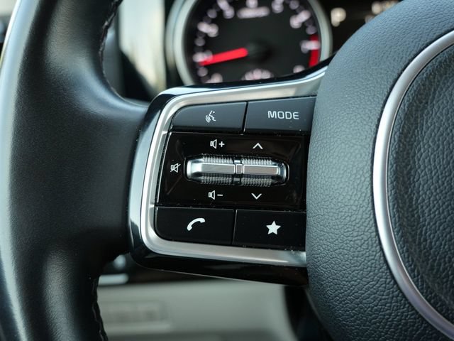 Used 2024 Kia Carnival EX FWD image 18