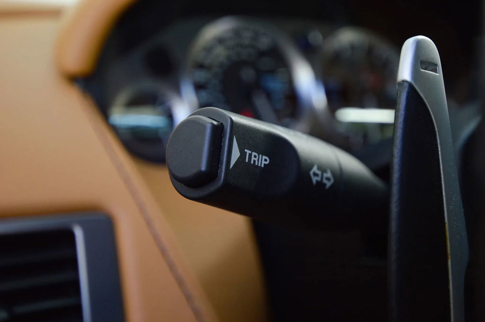 Used 2008 Aston Martin V8 Vantage Coupe image 38